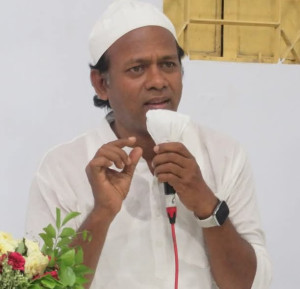  আনোয়ার আহমেদ